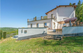 Stunning home in San Donato with WiFi and 3 Bedrooms, San Donato